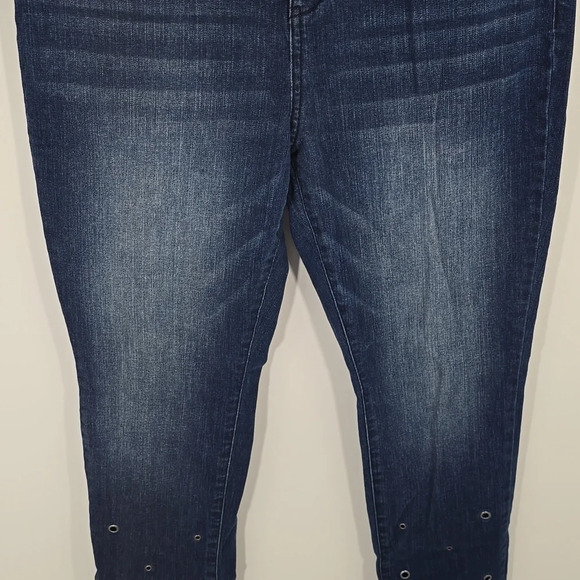 {New York & Co.} Soho Skinny Studded Jeans in Medium Wash - Size 12 - Picture 5 of 15